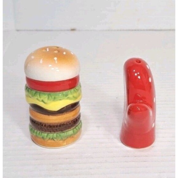 VTG 1980’s Double Stack Ceramic Cheeseburger Oven Mitt 3" Salt & Pepper Set - Picture 2 of 5